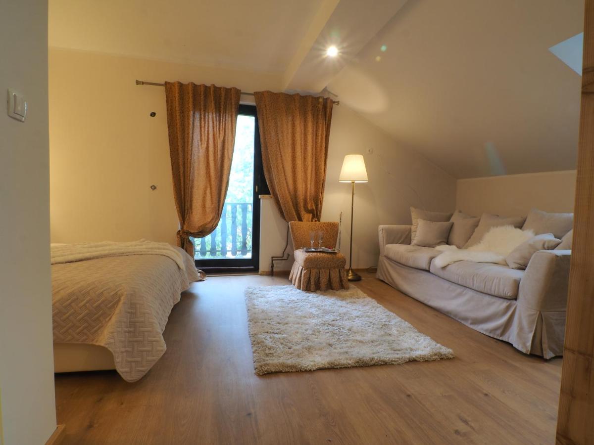 Guest House Sara Latin מראה חיצוני תמונה