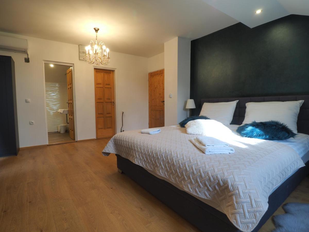 Guest House Sara Latin מראה חיצוני תמונה