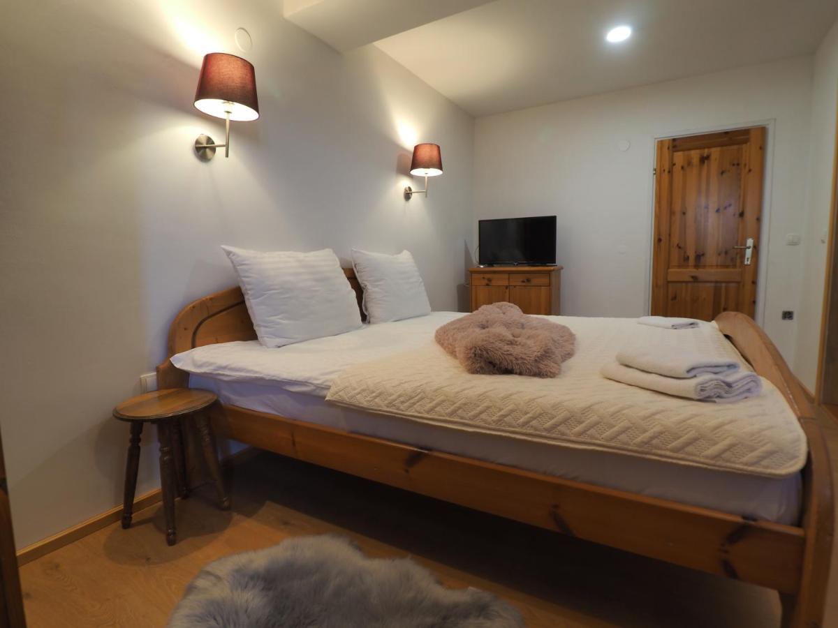 Guest House Sara Latin מראה חיצוני תמונה