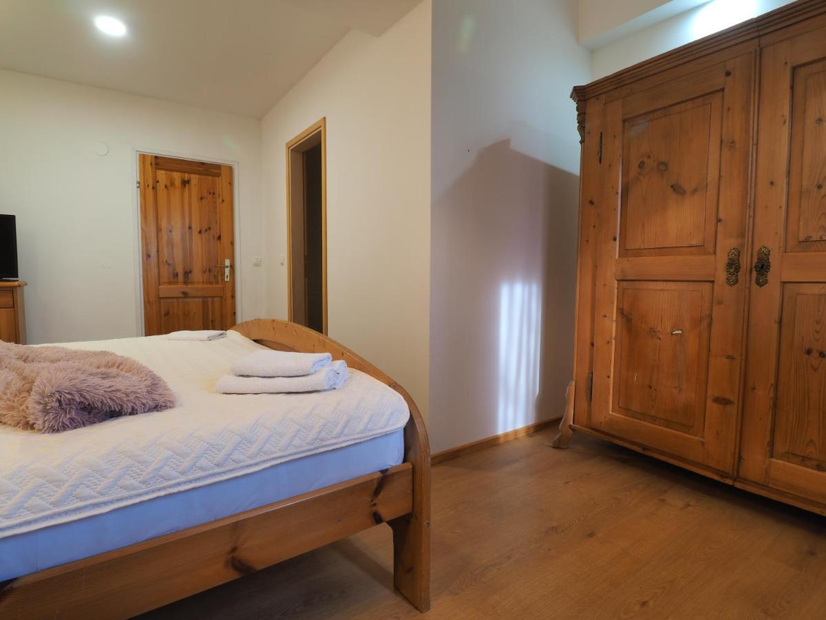 Guest House Sara Latin מראה חיצוני תמונה