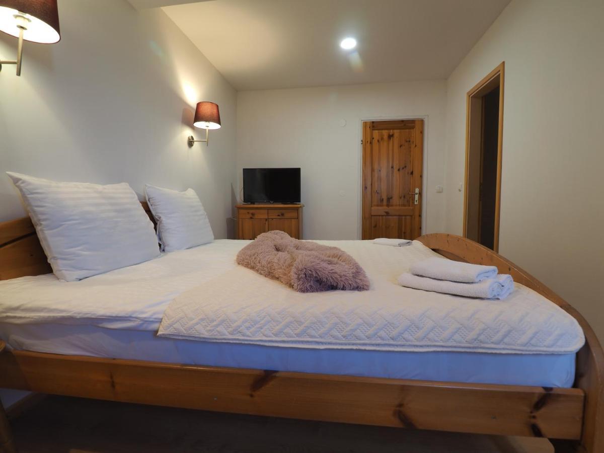 Guest House Sara Latin מראה חיצוני תמונה